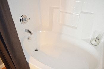 Garden tub*
